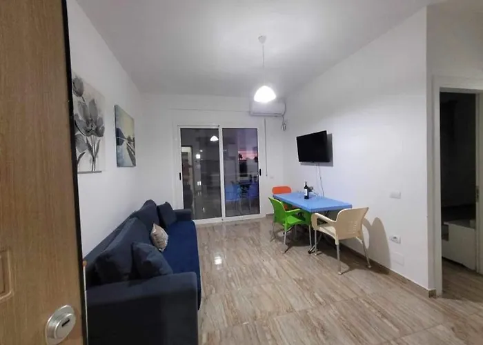 Jl Tirana 公寓 Radhimë