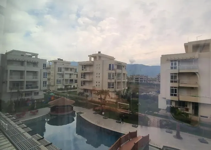 Jl Tirana